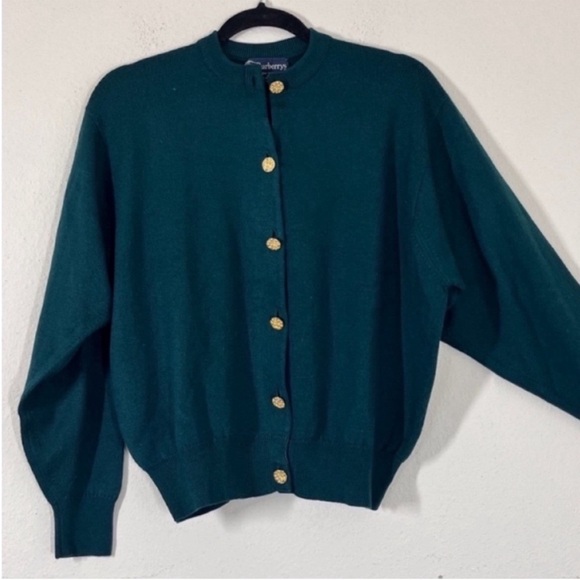 Vintage Burberry Teal Wood cardigan sweater
Made in Scotland
Gold buttons - Picture 1 of 4